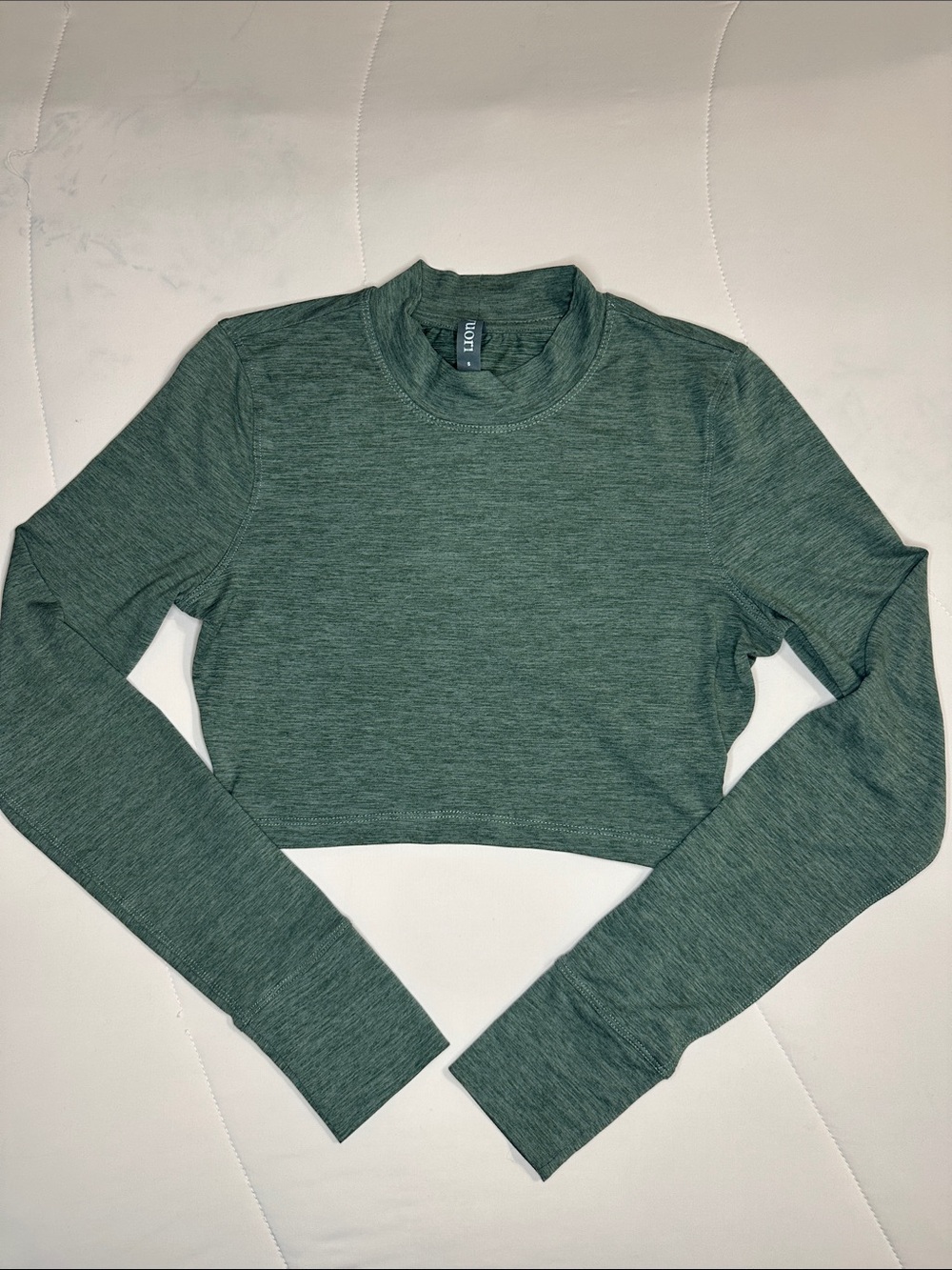 Vuori Heathered Green Cropped Long Sleeve Top - S